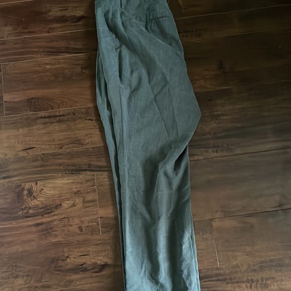 Green - Picture 2 of 2